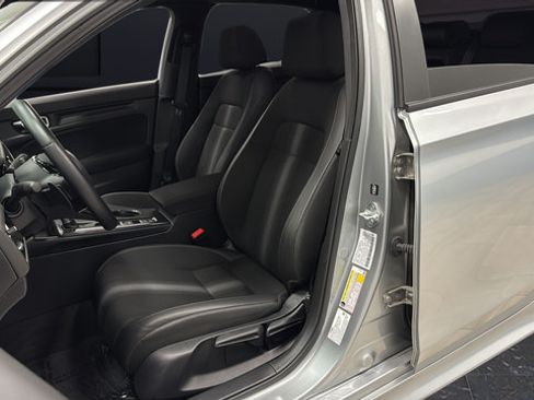 Used 2025 Honda Civic Sport image 9
