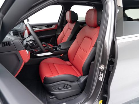 New 2026 Porsche Cayenne S image 5