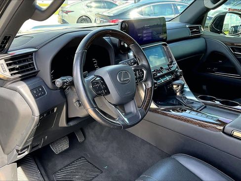 Used 2023 Lexus LX 600 4WD w/ Accessory Package (Z1) image 18