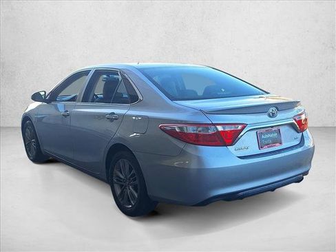 Used 2016 Toyota Camry SE image 7