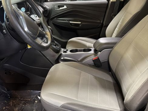 Used 2016 Ford Escape SE w/ Equipment Group 201A image 10