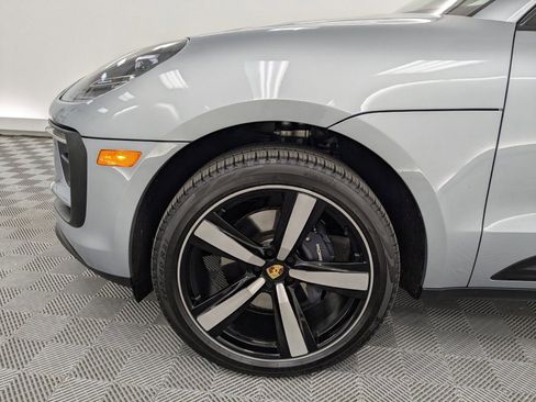 Certified 2025 Porsche Macan image 20