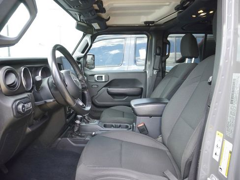 Used 2019 Jeep Wrangler Unlimited Sport S AWD/4WD image 2
