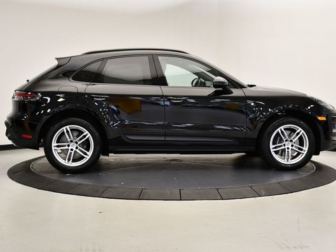 Certified 2025 Porsche Macan image 8