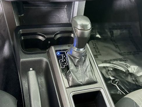 Used 2020 Toyota Tacoma TRD Off-Road AWD/4WD image 8