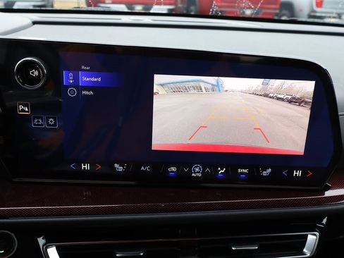 New 2026 Chevrolet Traverse Z71 image 11