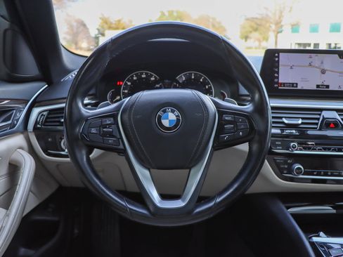 Used 2017 BMW 540i xDrive image 28