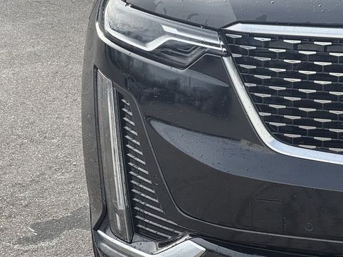 Used 2025 Cadillac XT6 Premium Luxury image 8