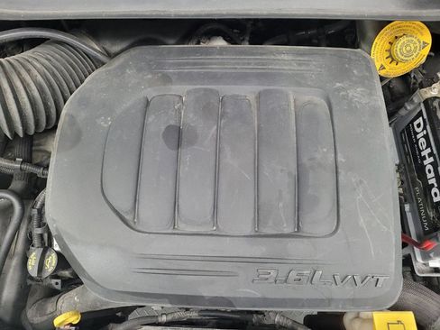 Used 2019 Dodge Grand Caravan SE image 30