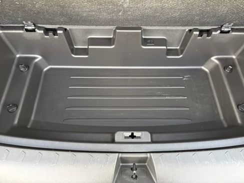 Used 2023 Chevrolet Traverse RS AWD/4WD image 18