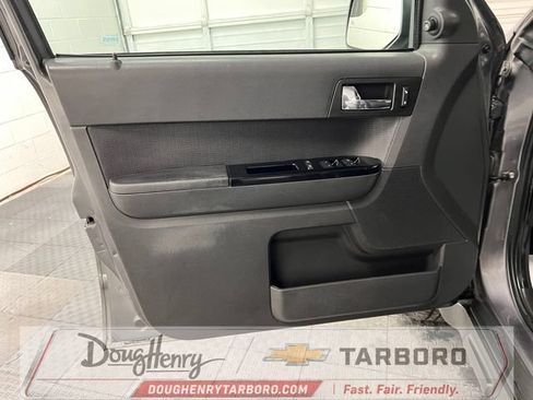 Used 2011 Ford Escape Limited w/ 302A Rapid Spec Order Code FWD image 27