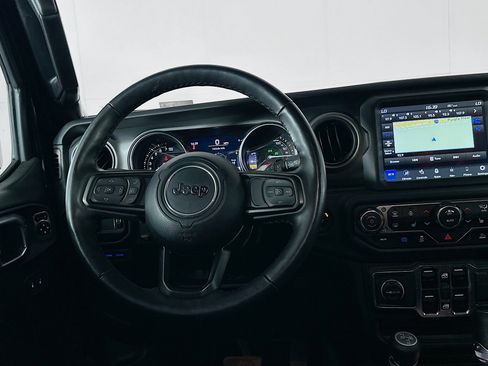 Used 2023 Jeep Wrangler Unlimited w/ Sun & Screen Package AWD/4WD image 17