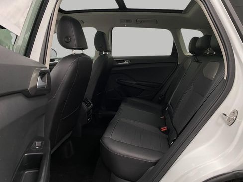 New 2026 Volkswagen Taos SE AWD/4WD image 25