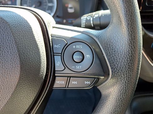 Used 2022 Toyota Corolla LE w/ LE Convenience Package FWD image 18