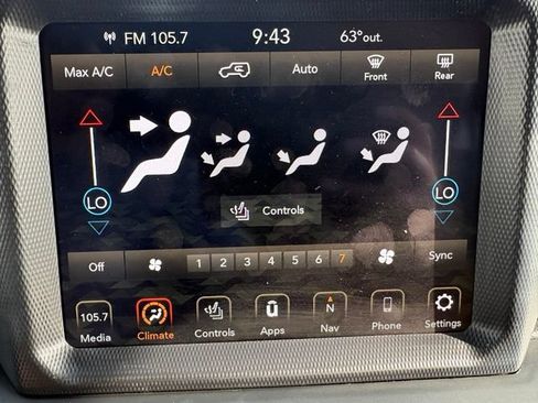 Used 2018 Jeep Wrangler Unlimited Sahara AWD/4WD image 27