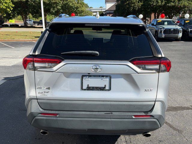 Used 2024 Toyota RAV4 XLE w/ Convenience Package FWD image 4