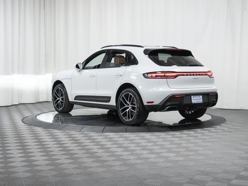 Certified 2022 Porsche Macan AWD/4WD image 30
