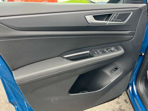 New 2025 Volkswagen Atlas Cross Sport SEL Premium R-Line image 4