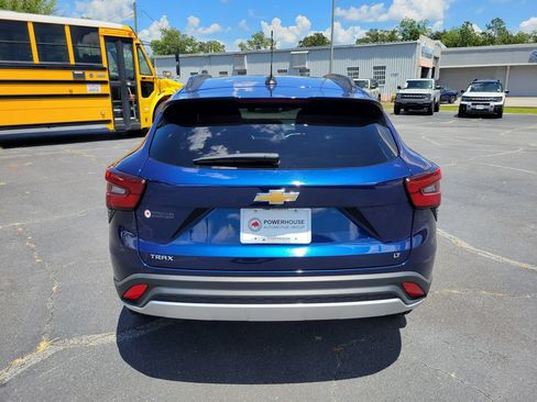 Used 2024 Chevrolet Trax LT FWD image 5