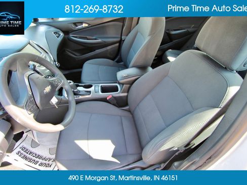 Used 2017 Chevrolet Cruze LT image 14