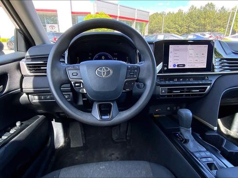 Used 2025 Toyota Camry LE FWD image 6