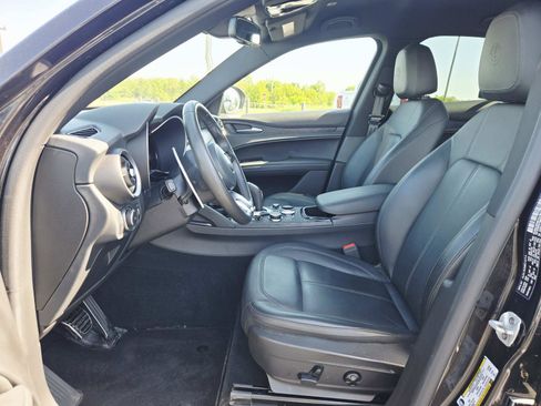 Used 2024 Alfa Romeo Stelvio Sprint image 12