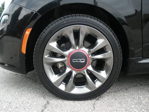 Used 2017 FIAT 500 Pop w/ Sport Appearance Package FWD image 39