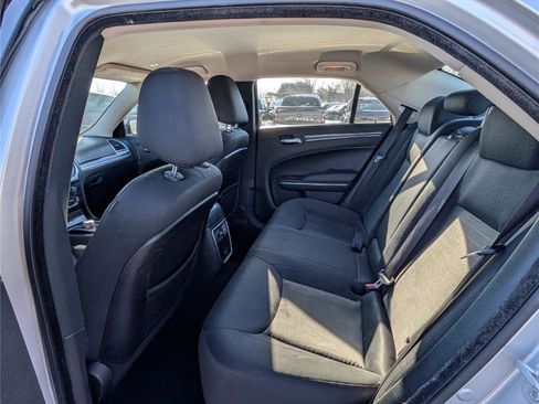 Used 2019 Chrysler 300 Touring image 13