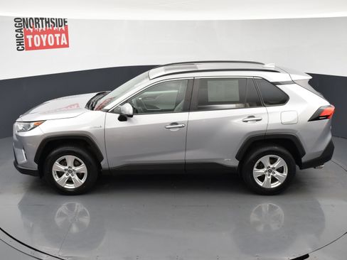 Used 2021 Toyota RAV4 XLE w/ Convenience Package AWD/4WD image 19