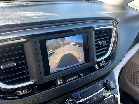 Used 2021 Chrysler Voyager Lxi image 23