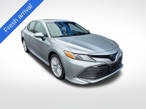 Used 2018 Toyota Camry XLE w/ Audio Package FWD image 1