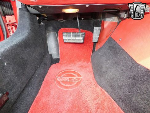 Used 1988 Chevrolet Corvette Coupe image 15