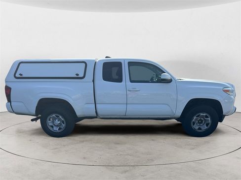 Used 2020 Toyota Tacoma SR image 2