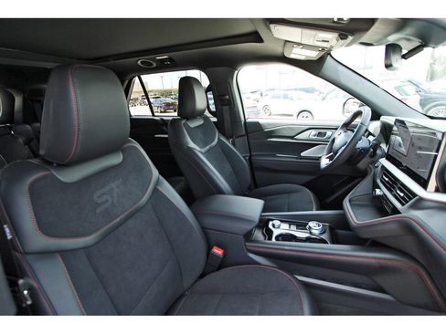 Certified 2026 Ford Explorer ST AWD/4WD image 29