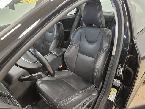 Used 2018 Volvo S60 T5 Dynamic w/ Protection Package image 32