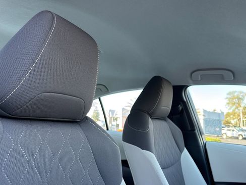 Used 2022 Toyota Corolla LE image 16