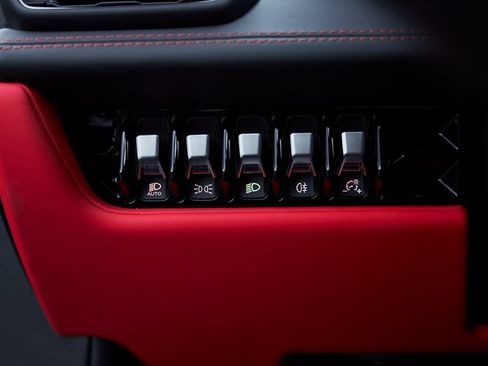 Used 2024 Lamborghini Huracan EVO image 42