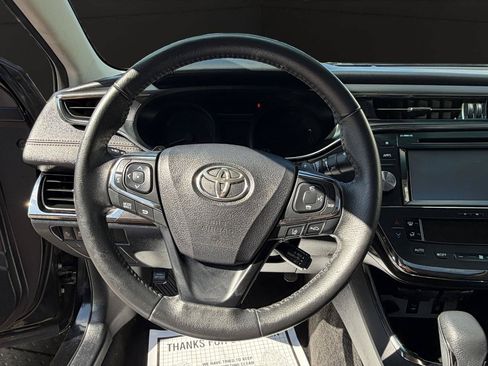 Used 2017 Toyota Avalon XLE Premium w/ All Weather Liner Package FWD image 10
