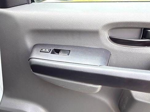 Used 2018 Nissan NV 3500 SV w/ Navigation Package image 16