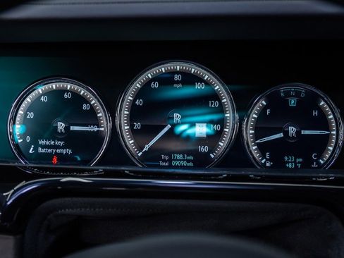 Used 2023 Rolls-Royce Phantom Sedan image 56