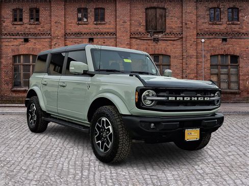 Certified 2024 Ford Bronco Outer Banks image 2