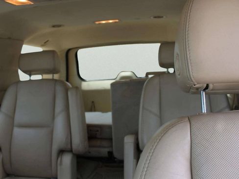 Used 2007 Cadillac Escalade AWD w/ Information Package image 7