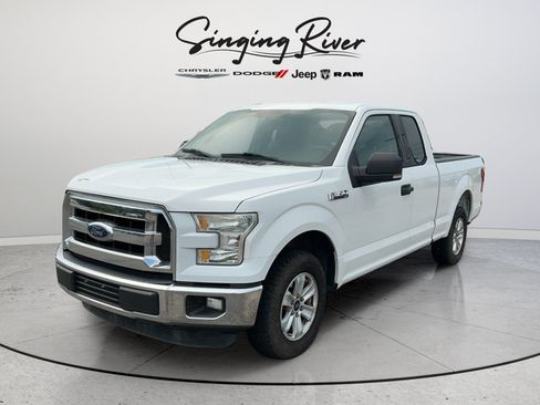 Used 2015 Ford F150 XLT w/ Equipment Group 301A Mid RWD image 3
