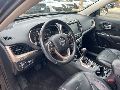 Used 2015 Jeep Cherokee Limited AWD/4WD image 6