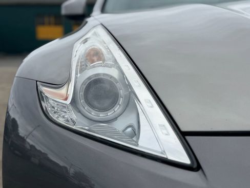 Used 2009 Nissan 370Z Touring w/ Sport Pkg RWD image 9