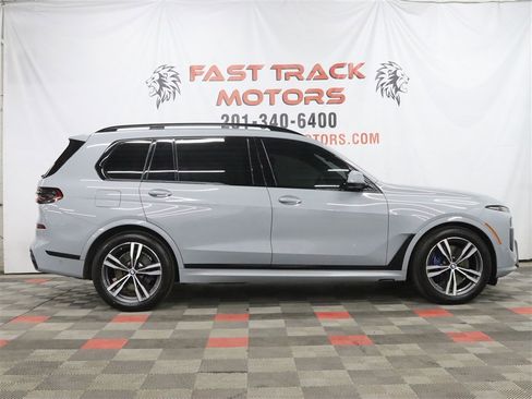 Used 2023 BMW X7 xDrive40i w/ Executive Package AWD/4WD image 4