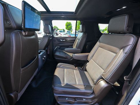 Used 2024 GMC Yukon XL Denali w/ Denali Reserve Package AWD/4WD image 24
