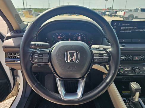 Used 2024 Honda Accord Touring image 15