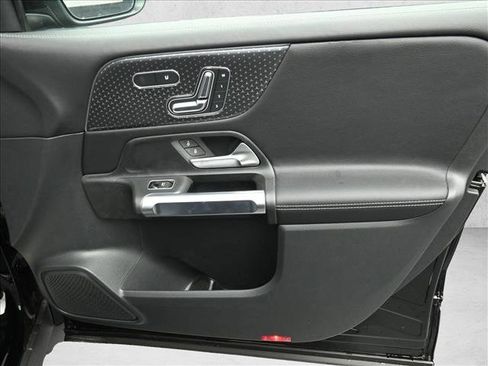 Certified 2025 Mercedes-Benz GLB 250 4MATIC image 29