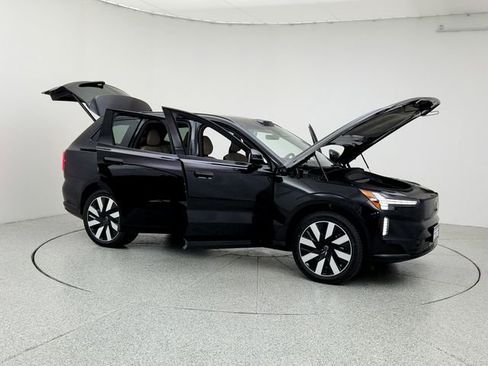 New 2025 Volvo EX90 Plus image 10